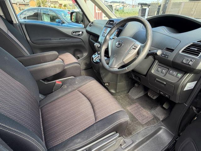 セレナ ハイウェイスターＳ－ＨＶアドバンスドセーフティパック　フロントカメラ　３列　衝突軽減Ｂ　パワーステアリング　フルフラット　オートクルーズ　盗難防止装置　スマートキー　キーフリー　寒冷地仕様　アイドリングストップ　ＡＣ　ＡＢＳ　ウォークスルー　サイドカメラ（5枚目）