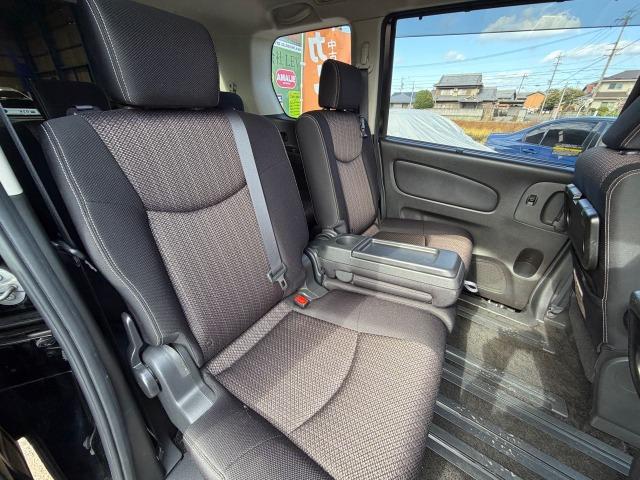 セレナ ハイウェイスターＳ－ＨＶアドバンスドセーフティパック　フロントカメラ　３列　衝突軽減Ｂ　パワーステアリング　フルフラット　オートクルーズ　盗難防止装置　スマートキー　キーフリー　寒冷地仕様　アイドリングストップ　ＡＣ　ＡＢＳ　ウォークスルー　サイドカメラ（9枚目）