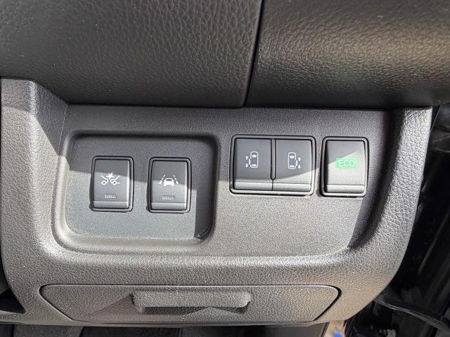 セレナ ハイウェイスターＳ－ＨＶアドバンスドセーフティパック　フロントカメラ　３列　衝突軽減Ｂ　パワーステアリング　フルフラット　オートクルーズ　盗難防止装置　スマートキー　キーフリー　寒冷地仕様　アイドリングストップ　ＡＣ　ＡＢＳ　ウォークスルー　サイドカメラ（23枚目）