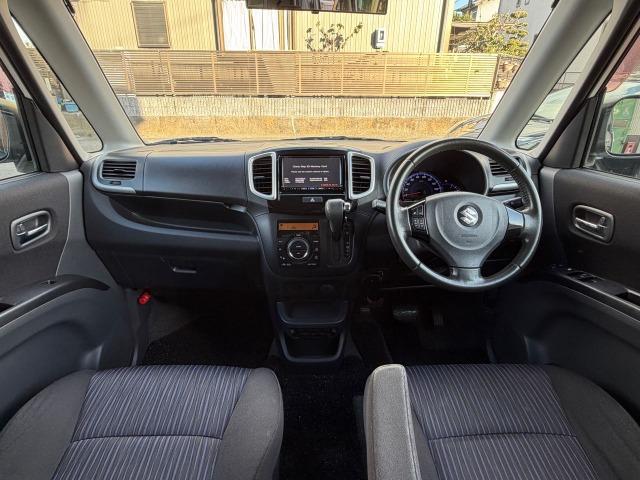 ソリオバンディット ベースグレード　インテリキー　ＥＴＣ搭載　キーレス　メモリーナビ　サイドエアバッグ　エアバック　ナビ＆ＴＶ　盗難防止機能　ＡＡＣ　パワーステアリング　パワーウィンドウ　ＡＢＳ　衝突安全ボディ　地上デジタル（5枚目）