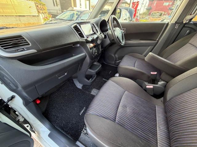 ソリオバンディット ベースグレード　インテリキー　ＥＴＣ搭載　キーレス　メモリーナビ　サイドエアバッグ　エアバック　ナビ＆ＴＶ　盗難防止機能　ＡＡＣ　パワーステアリング　パワーウィンドウ　ＡＢＳ　衝突安全ボディ　地上デジタル（7枚目）