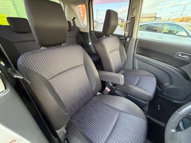 ソリオバンディット ベースグレード　インテリキー　ＥＴＣ搭載　キーレス　メモリーナビ　サイドエアバッグ　エアバック　ナビ＆ＴＶ　盗難防止機能　ＡＡＣ　パワーステアリング　パワーウィンドウ　ＡＢＳ　衝突安全ボディ　地上デジタル（8枚目）