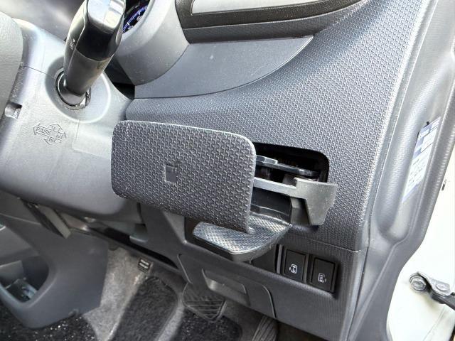 ソリオバンディット ベースグレード　インテリキー　ＥＴＣ搭載　キーレス　メモリーナビ　サイドエアバッグ　エアバック　ナビ＆ＴＶ　盗難防止機能　ＡＡＣ　パワーステアリング　パワーウィンドウ　ＡＢＳ　衝突安全ボディ　地上デジタル（21枚目）