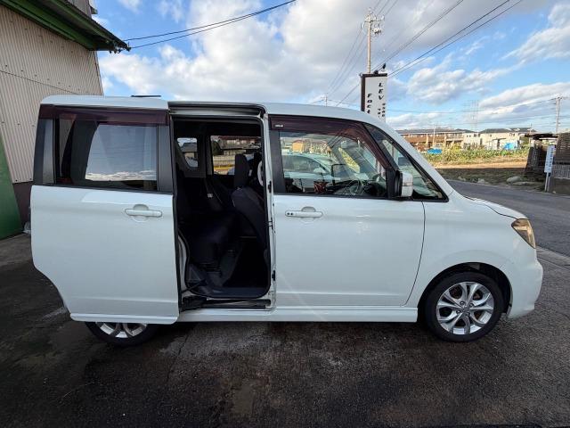 ソリオバンディット ベースグレード　インテリキー　ＥＴＣ搭載　キーレス　メモリーナビ　サイドエアバッグ　エアバック　ナビ＆ＴＶ　盗難防止機能　ＡＡＣ　パワーステアリング　パワーウィンドウ　ＡＢＳ　衝突安全ボディ　地上デジタル（31枚目）