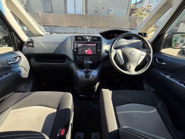 セレナ ライダーＳ－ハイブリッドアドバンスドセーフティパック　オートクルーズコントロール　メモリーナビ　３列シート　全周囲カメラ　フルセグ　ＥＴＣ　スマートキー　バックカメラ　アイドリングストップ　前後ソナー　衝突被害軽減装置　Ｂｌｕｅｔｏｏｔｈ対応　Ｗエアコン（5枚目）