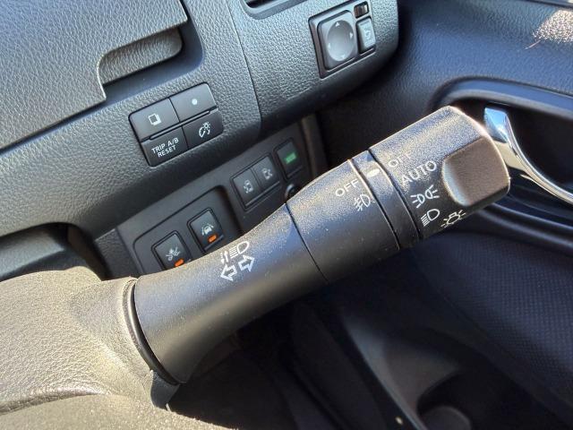 セレナ ライダーＳ－ハイブリッドアドバンスドセーフティパック　オートクルーズコントロール　メモリーナビ　３列シート　全周囲カメラ　フルセグ　ＥＴＣ　スマートキー　バックカメラ　アイドリングストップ　前後ソナー　衝突被害軽減装置　Ｂｌｕｅｔｏｏｔｈ対応　Ｗエアコン（17枚目）