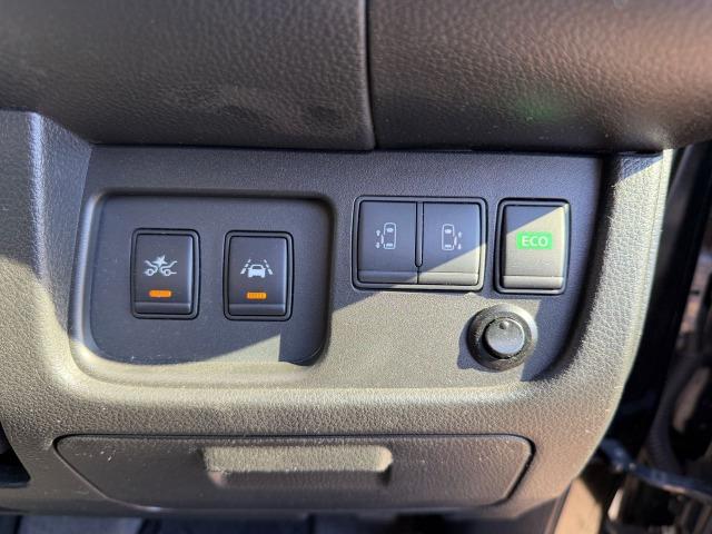 セレナ ライダーＳ－ハイブリッドアドバンスドセーフティパック　オートクルーズコントロール　メモリーナビ　３列シート　全周囲カメラ　フルセグ　ＥＴＣ　スマートキー　バックカメラ　アイドリングストップ　前後ソナー　衝突被害軽減装置　Ｂｌｕｅｔｏｏｔｈ対応　Ｗエアコン（29枚目）