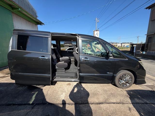 セレナ ライダーＳ－ハイブリッドアドバンスドセーフティパック　オートクルーズコントロール　メモリーナビ　３列シート　全周囲カメラ　フルセグ　ＥＴＣ　スマートキー　バックカメラ　アイドリングストップ　前後ソナー　衝突被害軽減装置　Ｂｌｕｅｔｏｏｔｈ対応　Ｗエアコン（42枚目）