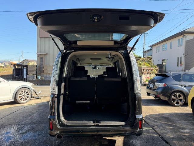 セレナ ライダーＳ－ハイブリッドアドバンスドセーフティパック　オートクルーズコントロール　メモリーナビ　３列シート　全周囲カメラ　フルセグ　ＥＴＣ　スマートキー　バックカメラ　アイドリングストップ　前後ソナー　衝突被害軽減装置　Ｂｌｕｅｔｏｏｔｈ対応　Ｗエアコン（45枚目）