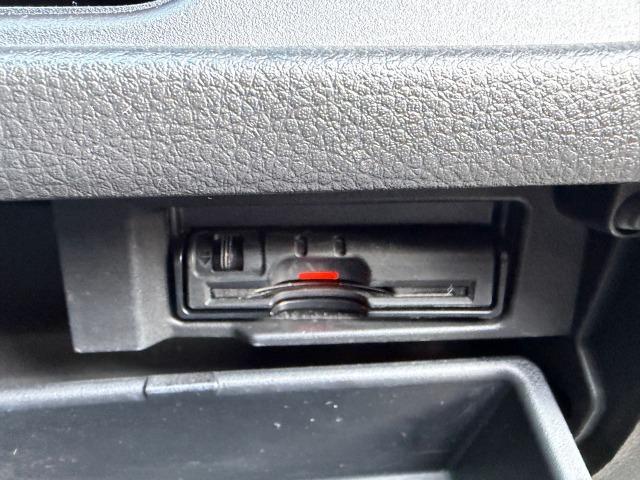 セレナ ハイウェイスター S-ハイブリッド アイドリングSTOP スマートエントリー 地デジテレビ Wエアコン 衝突安全ボディ 寒冷地仕様 3列シート フルフラットシート オートクルーズ セキュリティ ウォークスルー Bカメラ ETC メモナビ(29枚目)