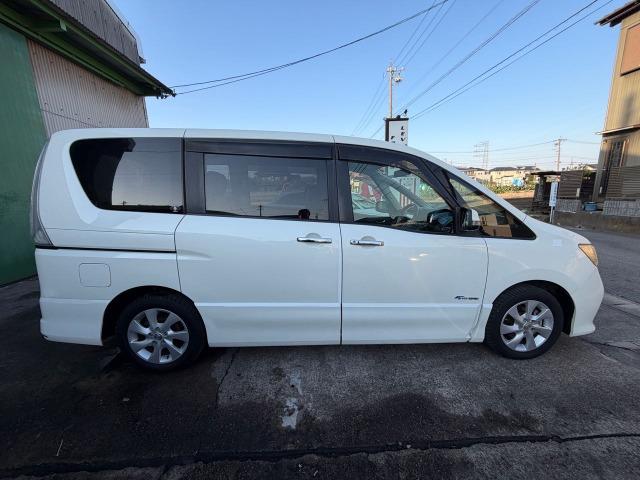 セレナ ハイウェイスター S-ハイブリッド アイドリングSTOP スマートエントリー 地デジテレビ Wエアコン 衝突安全ボディ 寒冷地仕様 3列シート フルフラットシート オートクルーズ セキュリティ ウォークスルー Bカメラ ETC メモナビ(40枚目)