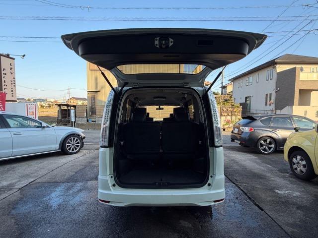 セレナ ハイウェイスター S-ハイブリッド アイドリングSTOP スマートエントリー 地デジテレビ Wエアコン 衝突安全ボディ 寒冷地仕様 3列シート フルフラットシート オートクルーズ セキュリティ ウォークスルー Bカメラ ETC メモナビ(44枚目)