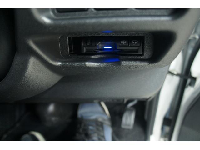 ハイエースバン ロングスーパーGL Bluetooth対応ナビ/バックモニター/ETC/両側パワースライドドア/スマートキー/4WD車/LEDヘッドライト/荷室ベットキッド/フルセグTV/オートライト/リアクーラー&ヒーター/1年保証付(9枚目)