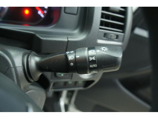 ハイエースバン ロングスーパーGL Bluetooth対応ナビ/バックモニター/ETC/両側パワースライドドア/スマートキー/4WD車/LEDヘッドライト/荷室ベットキッド/フルセグTV/オートライト/リアクーラー&ヒーター/1年保証付(11枚目)