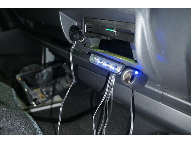 ハイエースバン ロングスーパーGL Bluetooth対応ナビ/バックモニター/ETC/両側パワースライドドア/スマートキー/4WD車/LEDヘッドライト/荷室ベットキッド/フルセグTV/オートライト/リアクーラー&ヒーター/1年保証付(14枚目)