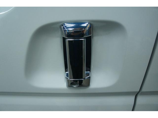 ハイエースバン ロングスーパーGL Bluetooth対応ナビ/バックモニター/ETC/両側パワースライドドア/スマートキー/4WD車/LEDヘッドライト/荷室ベットキッド/フルセグTV/オートライト/リアクーラー&ヒーター/1年保証付(27枚目)