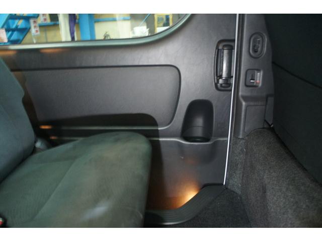 ハイエースバン ロングスーパーGL Bluetooth対応ナビ/バックモニター/ETC/両側パワースライドドア/スマートキー/4WD車/LEDヘッドライト/荷室ベットキッド/フルセグTV/オートライト/リアクーラー&ヒーター/1年保証付(38枚目)