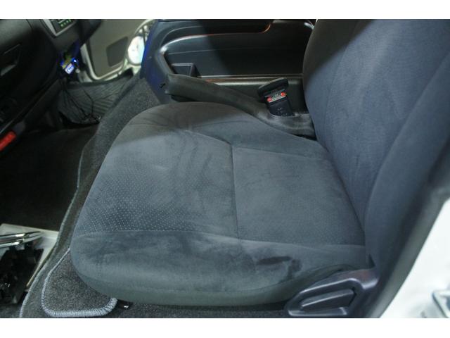 ハイエースバン ロングスーパーGL Bluetooth対応ナビ/バックモニター/ETC/両側パワースライドドア/スマートキー/4WD車/LEDヘッドライト/荷室ベットキッド/フルセグTV/オートライト/リアクーラー&ヒーター/1年保証付(42枚目)