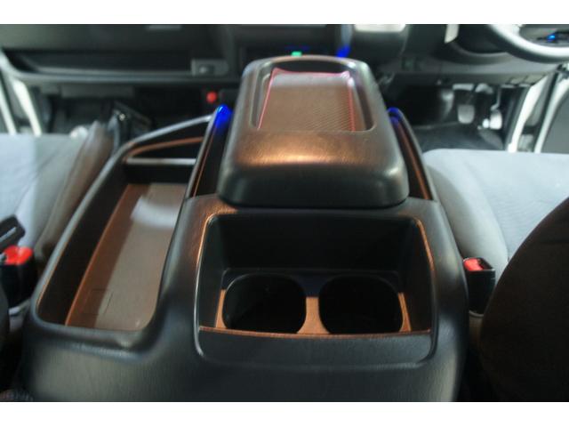 ハイエースバン ロングスーパーGL Bluetooth対応ナビ/バックモニター/ETC/両側パワースライドドア/スマートキー/4WD車/LEDヘッドライト/荷室ベットキッド/フルセグTV/オートライト/リアクーラー&ヒーター/1年保証付(52枚目)