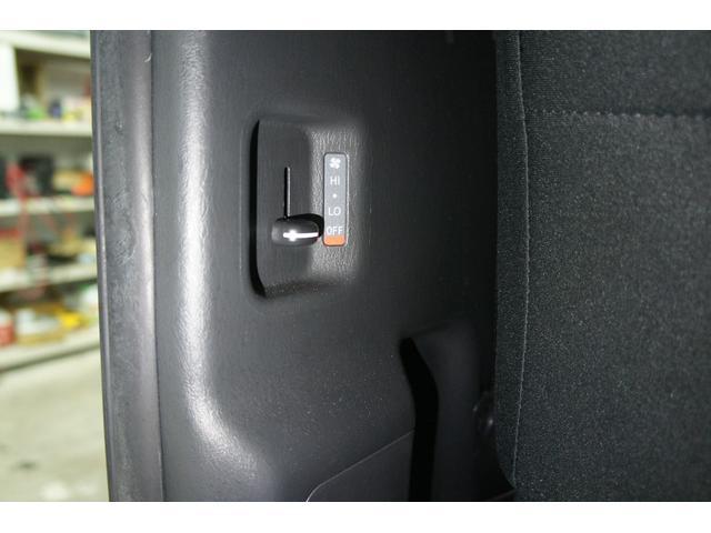 ハイエースバン ロングスーパーGL Bluetooth対応ナビ/バックモニター/ETC/両側パワースライドドア/スマートキー/4WD車/LEDヘッドライト/荷室ベットキッド/フルセグTV/オートライト/リアクーラー&ヒーター/1年保証付(59枚目)