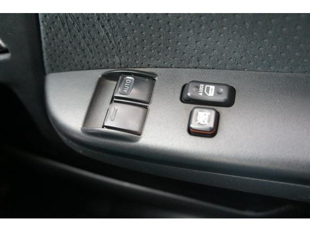 ハイエースバン ロングスーパーGLマルチロールトランスポータタイプII Bluetooth対応ナビ/バックモニター/ETC/フルセグTV/AC100V電源/前ドライブレコーダー/リアラダー/リアクーラー&リアヒーター/キーレス/OBDチェック済(8枚目)