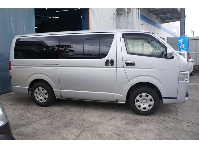 ハイエースバン ロングスーパーGLマルチロールトランスポータタイプII Bluetooth対応ナビ/バックモニター/ETC/フルセグTV/AC100V電源/前ドライブレコーダー/リアラダー/リアクーラー&リアヒーター/キーレス/OBDチェック済(17枚目)