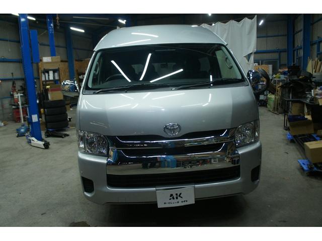 ハイエースワゴン グランドキャビン Bluetooth対応ナビ/ビルトインETC/バックモニター/TV/パワースライドドア/トヨタセーフティセンス/車線逸脱警報/オートハイビーム/AC100V/スマートキー/OBDチェック済/1年保証付(18枚目)