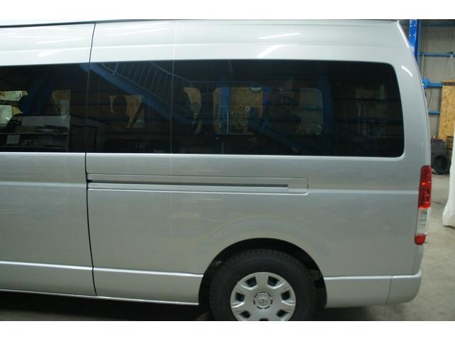 ハイエースワゴン グランドキャビン Bluetooth対応ナビ/ビルトインETC/バックモニター/TV/パワースライドドア/トヨタセーフティセンス/車線逸脱警報/オートハイビーム/AC100V/スマートキー/OBDチェック済/1年保証付(25枚目)