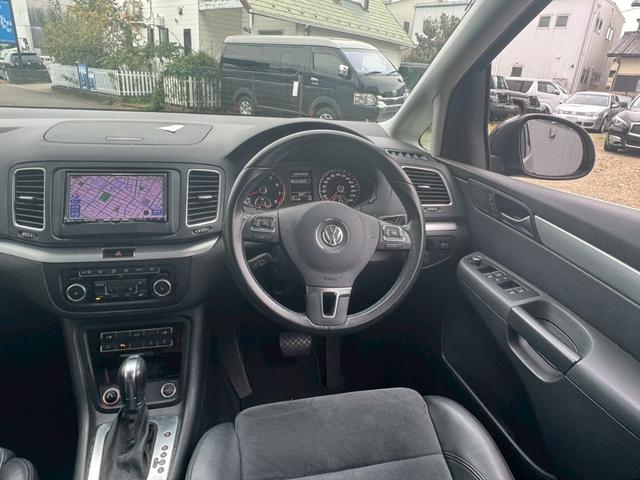 シャラン ＴＳＩ　ハイライン　社外ナビゲーション　両側スライド　パワーゲート　クルコン　クリアランスソナー　Ｂカメラ　７人乗り　純正アルミ　ＨＩＤヘッドライト（16枚目）