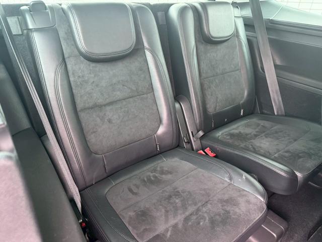 シャラン ＴＳＩ　ハイライン　社外ナビゲーション　両側スライド　パワーゲート　クルコン　クリアランスソナー　Ｂカメラ　７人乗り　純正アルミ　ＨＩＤヘッドライト（17枚目）