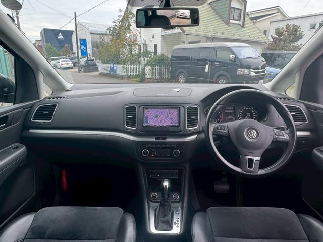 シャラン ＴＳＩ　ハイライン　社外ナビゲーション　両側スライド　パワーゲート　クルコン　クリアランスソナー　Ｂカメラ　７人乗り　純正アルミ　ＨＩＤヘッドライト（19枚目）