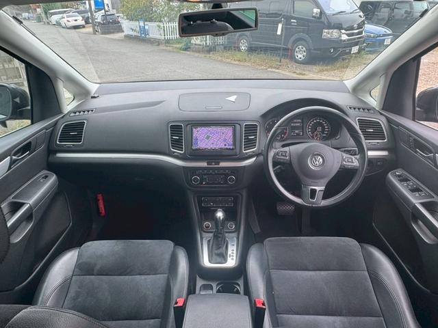 シャラン ＴＳＩ　ハイライン　社外ナビゲーション　両側スライド　パワーゲート　クルコン　クリアランスソナー　Ｂカメラ　７人乗り　純正アルミ　ＨＩＤヘッドライト（32枚目）