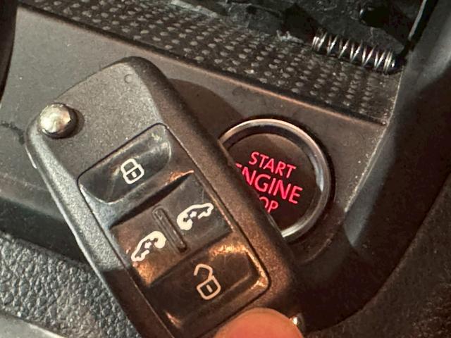 シャラン ＴＳＩ　ハイライン　社外ナビゲーション　両側スライド　パワーゲート　クルコン　クリアランスソナー　Ｂカメラ　７人乗り　純正アルミ　ＨＩＤヘッドライト（46枚目）