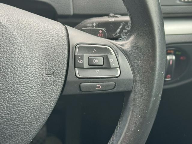 シャラン ＴＳＩ　ハイライン　社外ナビゲーション　両側スライド　パワーゲート　クルコン　クリアランスソナー　Ｂカメラ　７人乗り　純正アルミ　ＨＩＤヘッドライト（66枚目）