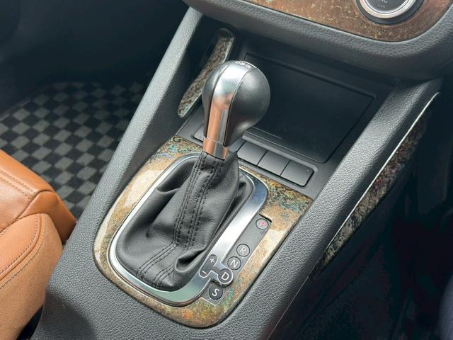 シロッコ ２．０ＴＳＩ　Ｒルックバンパー　ＦＯＸ４本出しスポーツマフラー　キャメルレザーシート　サンルーフ　社外足回りローダウン　シートヒーター　１７インチＡＷ　Ｂカメラ　パドルシフト　整備記録簿（54枚目）