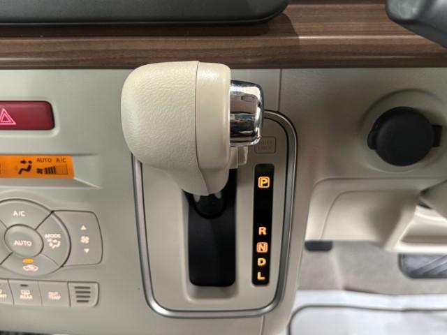アルトラパンＬＣ Ｘ　ちょい乗り車　衝突軽減ブレーキ　誤発進抑制　車線逸脱警報　標識認識機能　アイドリングストップ　シートヒーター　オートエアコン　電動格納ミラー　キーレスプッシュスタート　アームレスト（35枚目）