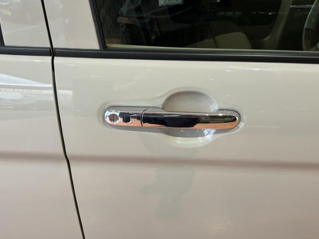 アルトラパンＬＣ Ｘ　ちょい乗り車　衝突軽減ブレーキ　誤発進抑制　車線逸脱警報　標識認識機能　アイドリングストップ　シートヒーター　オートエアコン　電動格納ミラー　キーレスプッシュスタート　アームレスト（24枚目）