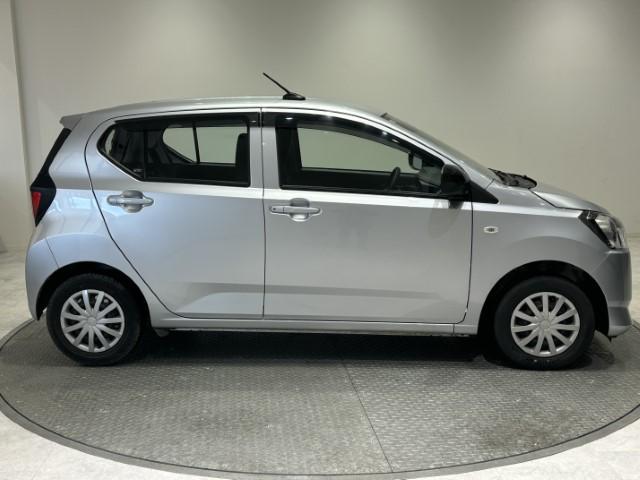 ミライース L SAIII 衝突軽減ブレーキ キーレスエントリー 電動格納ミラー サイドバイザー付 オートライト アイドリングストップ デジタルメーター コーナーセンサー マニュアルエアコン パワーウィンドウ 軽自動車(7枚目)