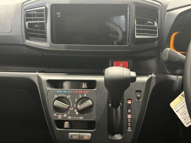 ミライース L SAIII 衝突軽減ブレーキ キーレスエントリー 電動格納ミラー サイドバイザー付 オートライト アイドリングストップ デジタルメーター コーナーセンサー マニュアルエアコン パワーウィンドウ 軽自動車(32枚目)