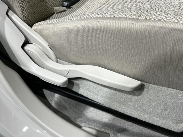 アルトラパン L 届出済未使用車 衝突軽減ブレーキ 誤発進抑制 車線逸脱警報 標識認識機能 アイドリングストップ 運転席シートヒーター オートエアコン 電動格納ミラー キーレスプッシュスタート 軽自動車(29枚目)