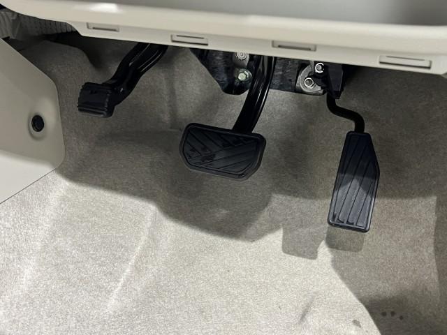 アルトラパンLC L 届出済未使用車 衝突軽減ブレーキ 誤発進抑制 車線逸脱警報 標識認識機能 アイドリングストップ 運転席シートヒーター オートエアコン 電動格納ミラー キーレスプッシュスタート 軽自動車(27枚目)