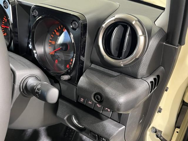 ジムニー ＸＣ　届出済未使用車　セーフティサポート　前後誤発進抑制機能　パーキングセンサー　シートヒーター　オートライト　スマートキー　オートエアコン　軽自動車（22枚目）