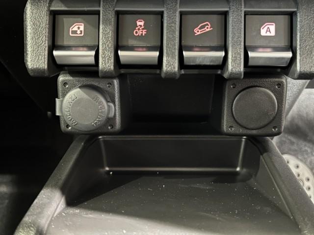 ジムニー ＸＣ　届出済未使用車　セーフティサポート　前後誤発進抑制機能　パーキングセンサー　シートヒーター　オートライト　スマートキー　オートエアコン　軽自動車（36枚目）