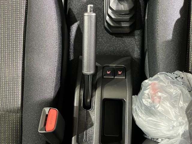 ジムニー ＸＣ　届出済未使用車　セーフティサポート　前後誤発進抑制機能　パーキングセンサー　シートヒーター　オートライト　スマートキー　オートエアコン　軽自動車（39枚目）