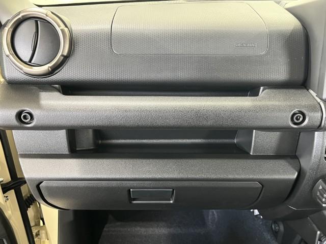 ジムニー ＸＣ　届出済未使用車　セーフティサポート　前後誤発進抑制機能　パーキングセンサー　シートヒーター　オートライト　スマートキー　オートエアコン　軽自動車（41枚目）
