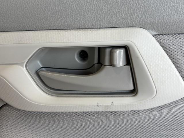 ムーヴ Ｌ　ＳＡＩＩＩ　ちょい乗り　衝突軽減ブレーキ　キーレスエントリー　ベンチシート　電動格納ミラー　アイドリングストップ　運転席助手席エアバック　アームレスト　マニュアルエアコン　軽自動車（23枚目）