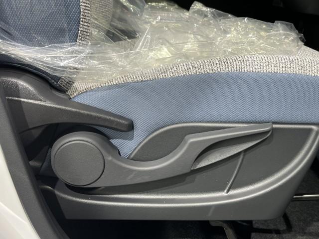 ムーヴキャンバス ストライプスX 届出済未使用車 衝突軽減ブレーキ 両側電動スライドドア 電動格納ミラー アームレスト シートリフター USB充電ソケット アイドリングストップ オートエアコン スマートキー プッシュスタート 軽自動車(22枚目)