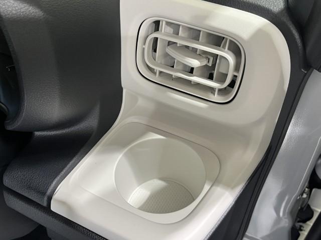 ムーヴキャンバス ストライプスX 届出済未使用車 衝突軽減ブレーキ 両側電動スライドドア 電動格納ミラー アームレスト シートリフター USB充電ソケット アイドリングストップ オートエアコン スマートキー プッシュスタート 軽自動車(25枚目)