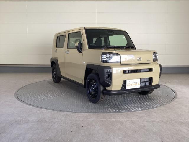 タフト X 届出済未使用車 バックカメラ ガラスルーフ 衝突被害軽減システム 車線逸脱警報 クリアランスソナー オートマチックハイビーム オートエアコン LEDヘッド スマートキー アイドリングストップ 軽自動車(4枚目)