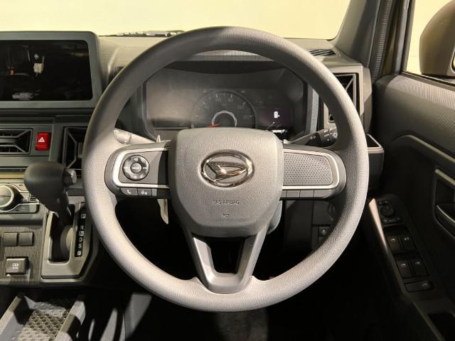 タフト X 届出済未使用車 バックカメラ ガラスルーフ 衝突被害軽減システム 車線逸脱警報 クリアランスソナー オートマチックハイビーム オートエアコン LEDヘッド スマートキー アイドリングストップ 軽自動車(40枚目)